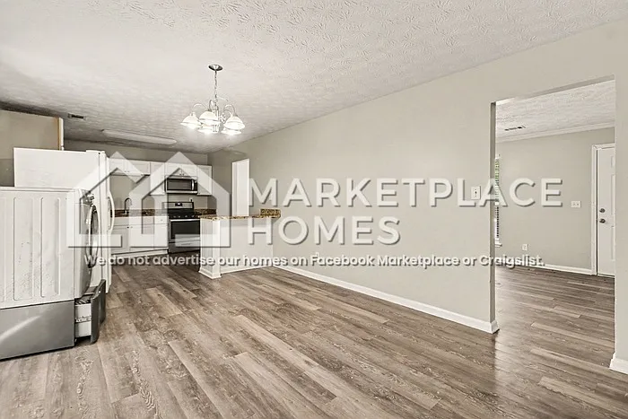 33 Heery Rd — Photo 7