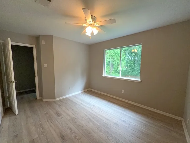 2106 Lexington Woods Dr — Photo 11