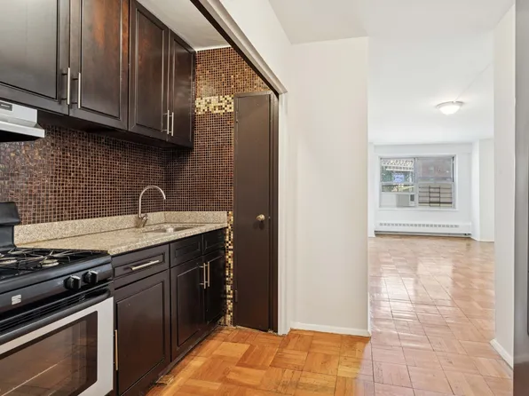 570 Grand Street image 2 of 8