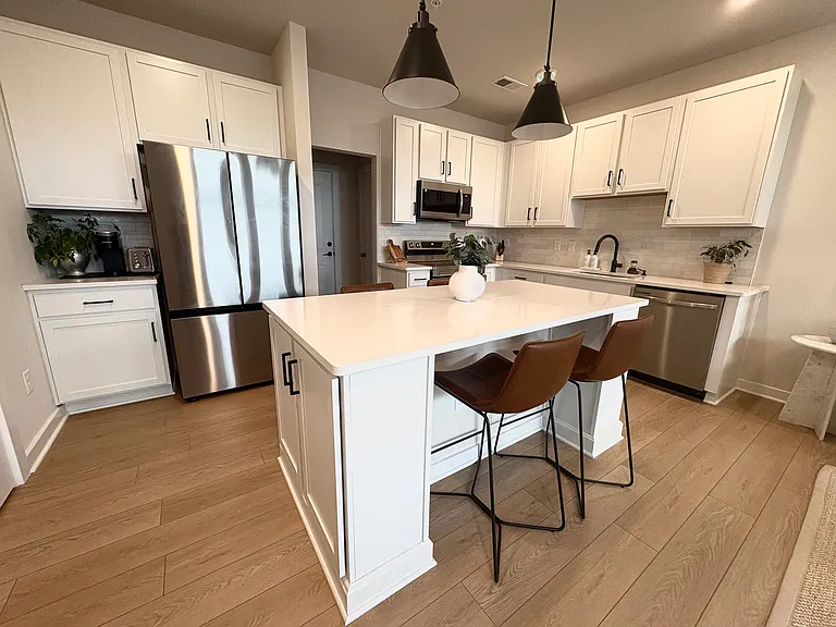 3436 Carlton St — Photo 3