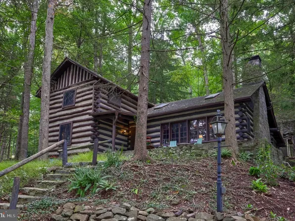 412 Pennsylvania Ave, Mount Gretna, PA 17064