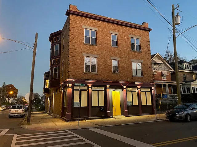 Building Photo - 3244 Fairfield Ave #8