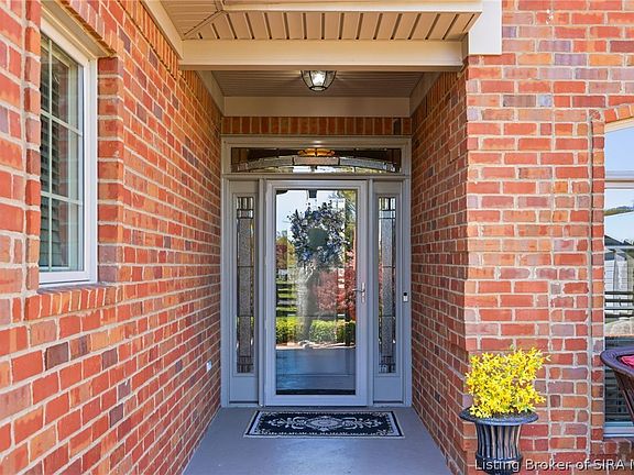 3rd image of 102 Victoria Drive