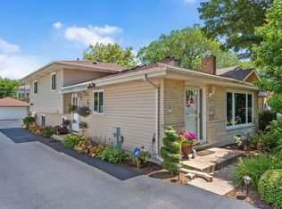 635 N Highview Ave, Addison, IL 60101