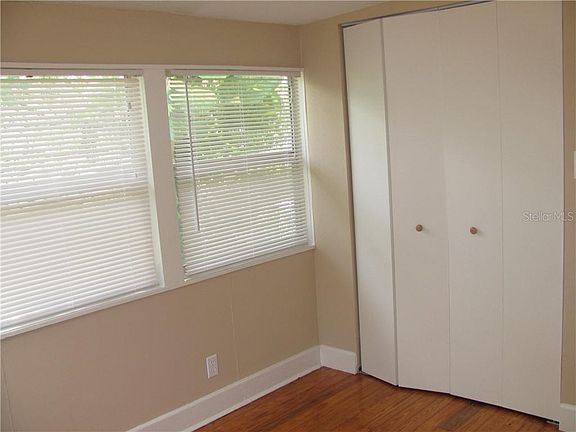 4th image of 2721.5 Burlington Ave N