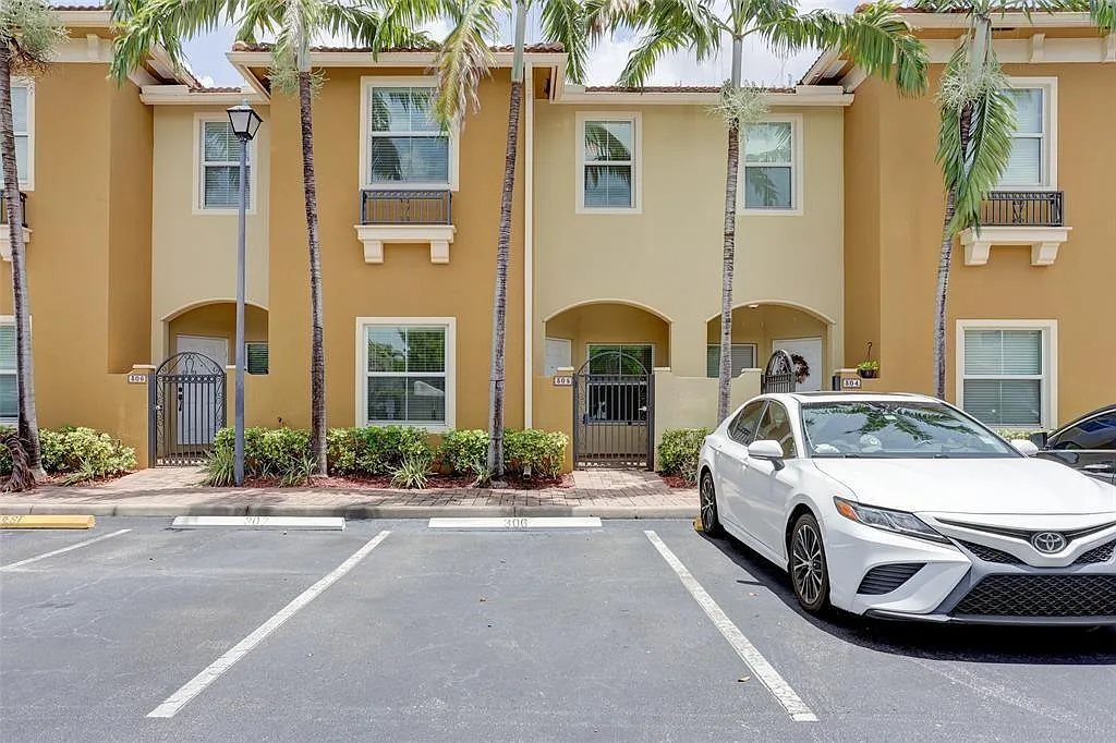 3 bed, 2.5 bath, 1536 sqft, $2,700 — Photo 3