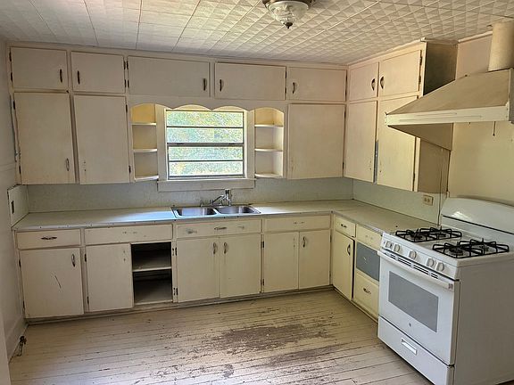 5th image of 304 Morris Ave