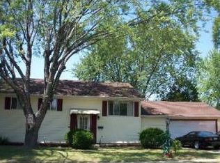 422 Waverly Ave, Streamwood, IL 60107