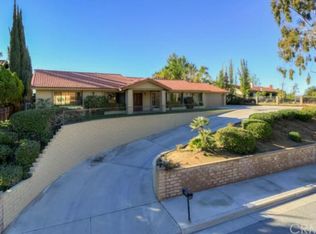 664 E Sunset North Dr, Redlands, CA 92373