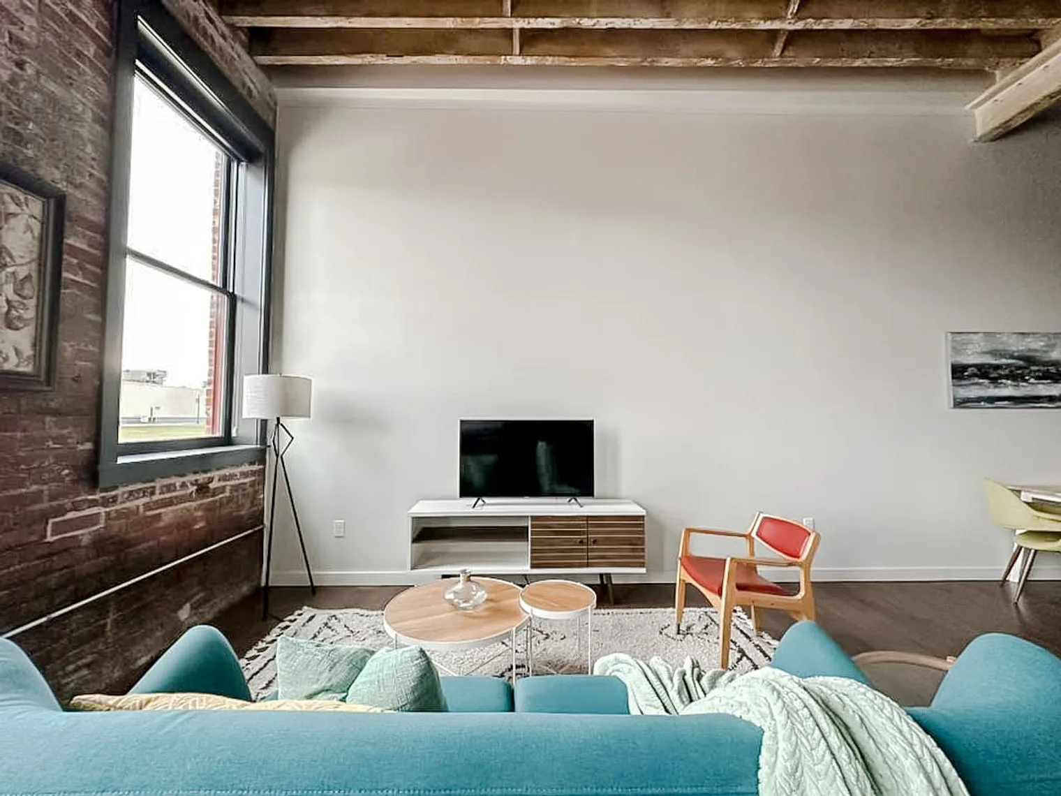 1 bed, 1.0 bath, $1,811 — Photo 2