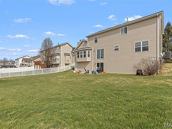 2nd image of 703 Timber Oaks Dr