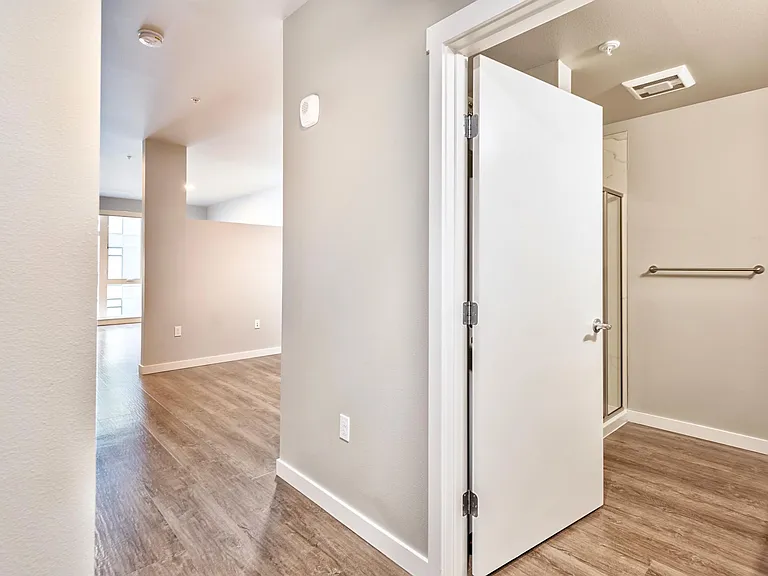 1085 103rd Ave NE #304 — Photo 2