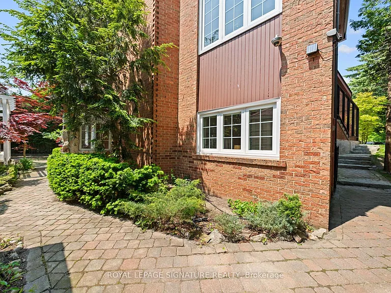 23 Brandy Ct — Photo 3