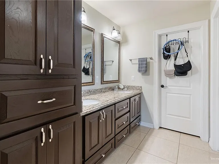 2318 Hannah Dr — Photo 9