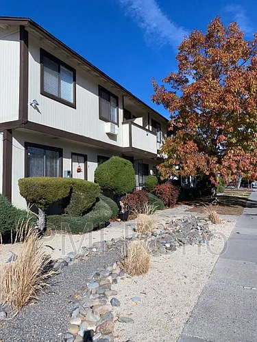 1015 Locust St #C Photo 1