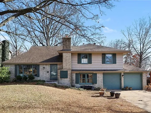 9451 Connell Dr, Overland Park, KS 66212