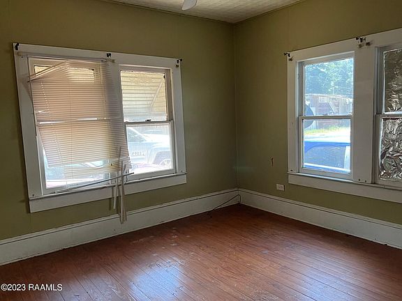 2nd image of 706 Lanza Ln