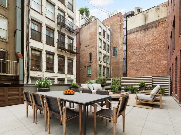 210 Lafayette Street 2E image 2 of 9
