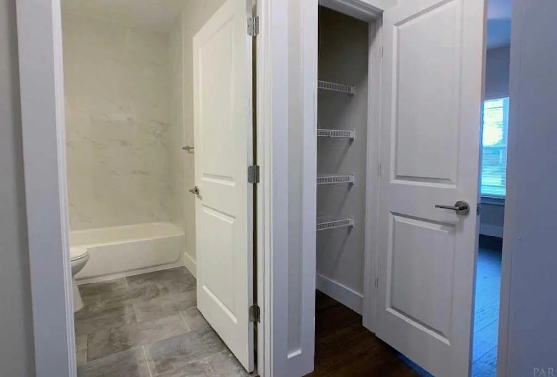 6217 Ferguson Dr — Photo 2