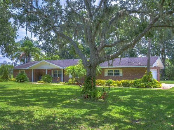 4902 Wallace Rd, Plant City, FL 33567