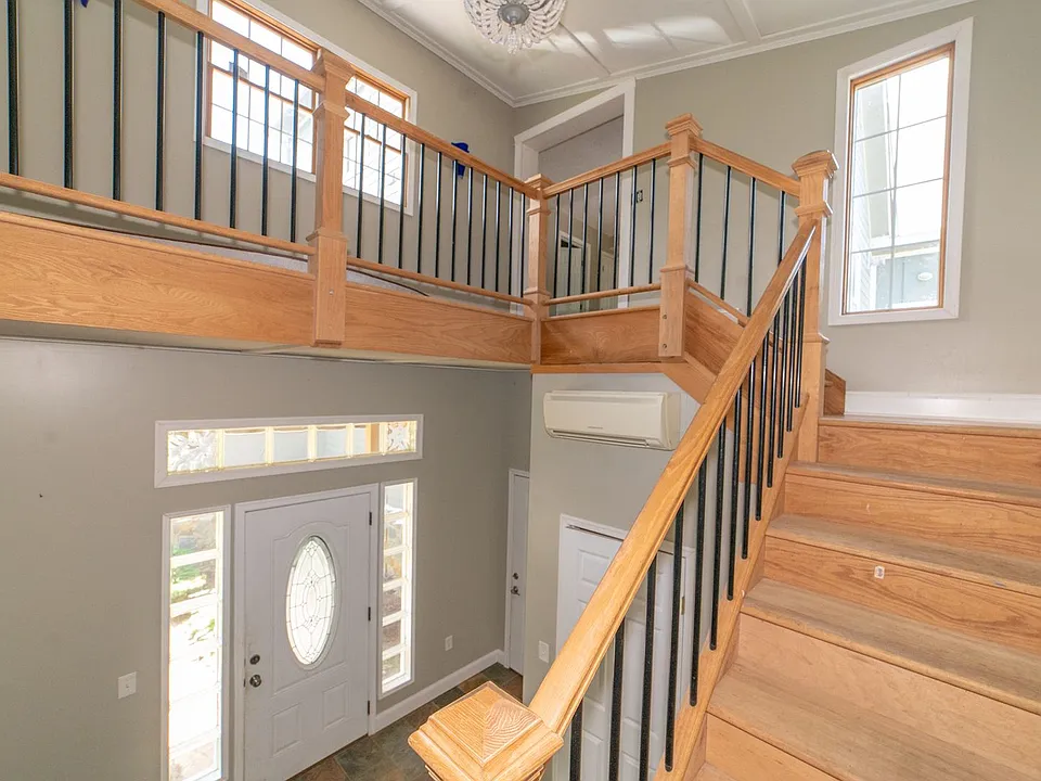 440 Aurora Ln