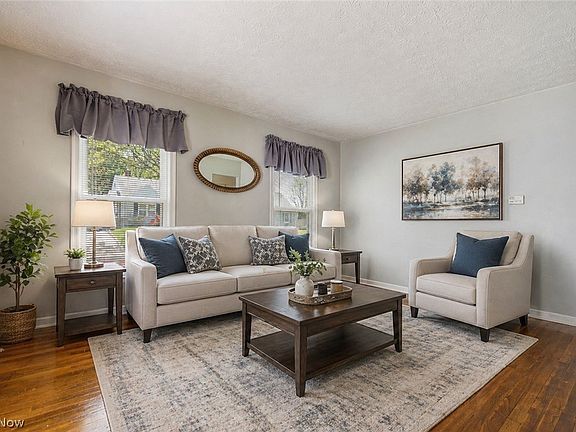 4th image of 1646 Evergreen Ave