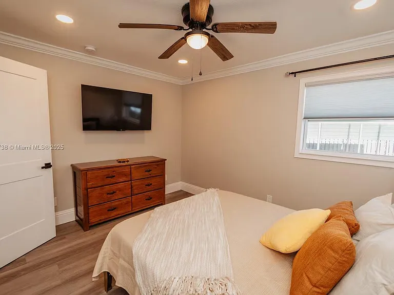 9675 SW Anchor Dr — Photo 27