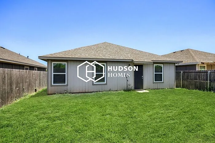 7918 Vineyard Dr — Photo 12