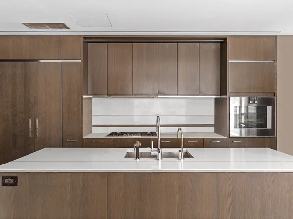 301 East 50th Street image 5 of 18