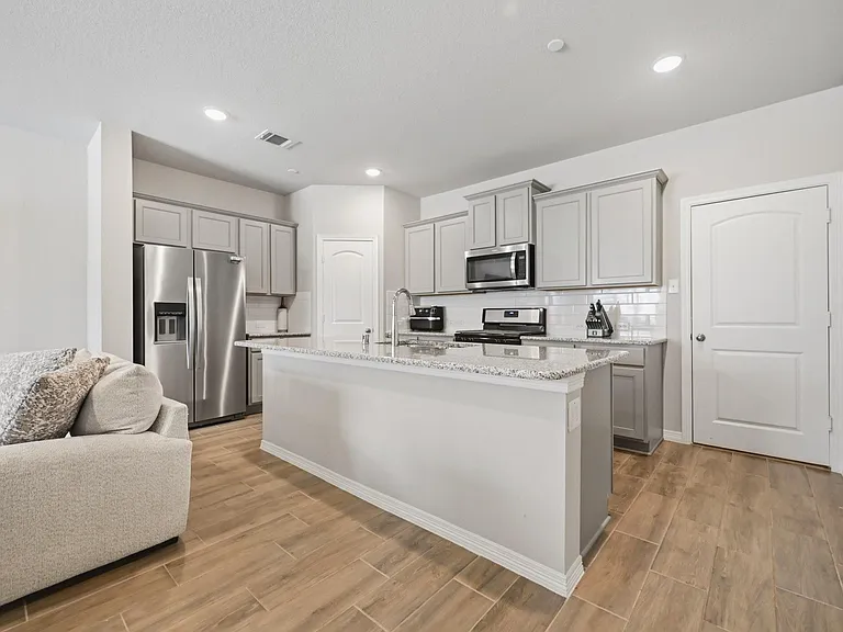 8050 Scanlan Trce — Photo 11