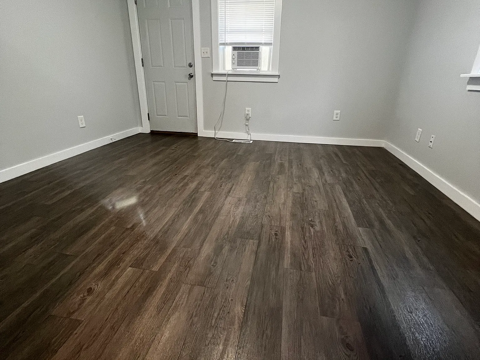 1023 N Bell St — Photo 2