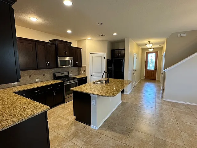 9417 Sawyer Fay Ln — Photo 7