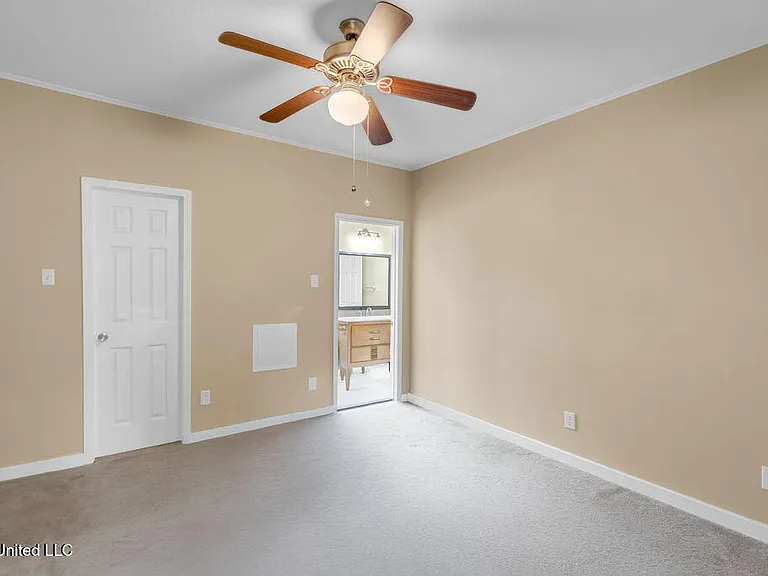 172 Hoxie St — Photo 25