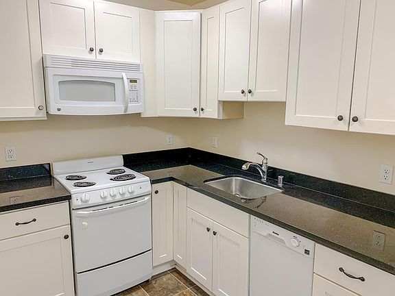 4th image of 752 Boylston Ave E #204