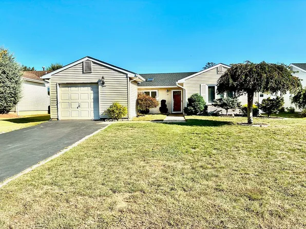 15 Long Rd, Freehold, NJ 07728