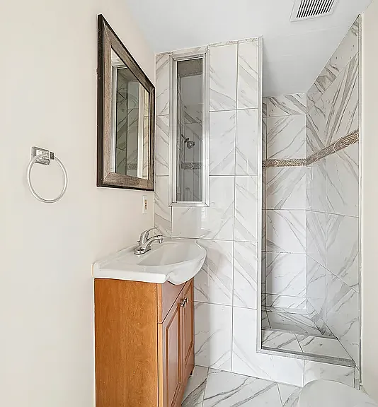109 Moffat St #3F — Photo 6