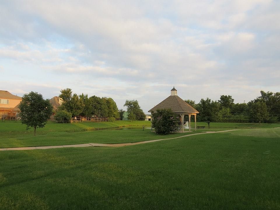 greenway in back of house