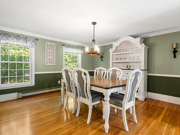 4th image of 19 King Henry Drive