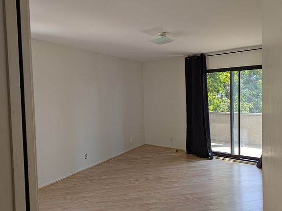 3rd image of 2121 Beloit Ave APT 309