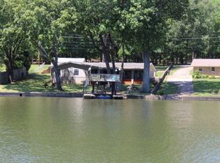 260 Pinegrove Dr, Muscle Shoals, AL 35661