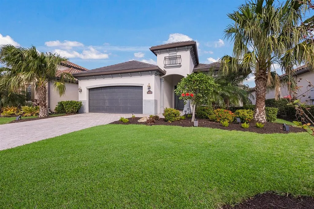3 bed, 2.0 bath, 2248 sqft, $6,000 — Photo 1