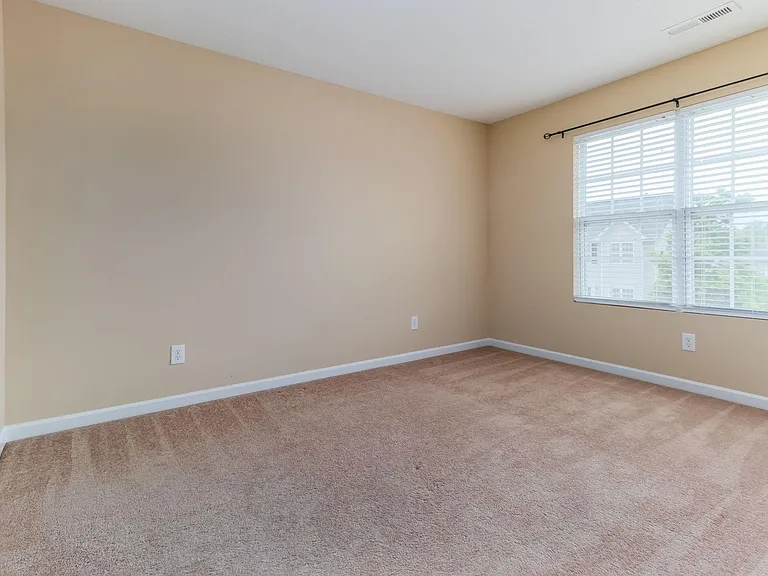 1756 Olivers Crossing Cir — Photo 23