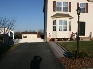 15 Overlook Dr, Hanover, PA 17331