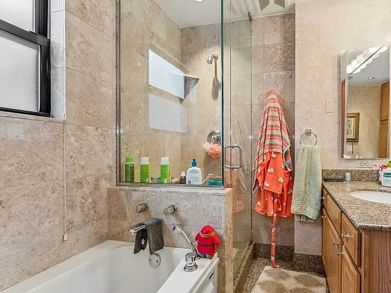 2837 N Southport Ave #3 — Photo 13