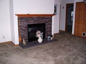 Welcoming hearth w/heatalator