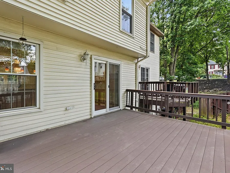 7691 Northern Oaks Ct — Photo 16