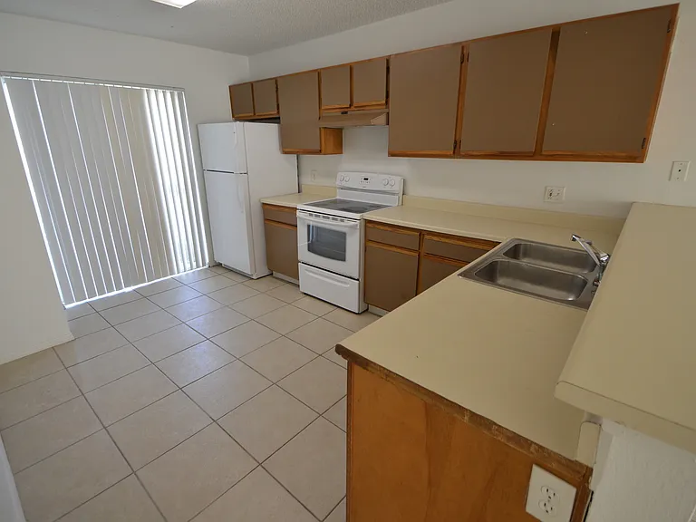 3651 N Goldenrod Rd #E107 — Photo 2
