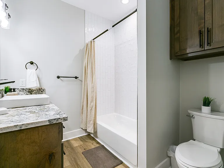 1045 Holiday Dr — Photo 26