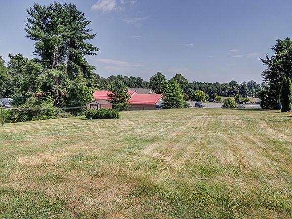 2nd image of 1071 Claymont Dr