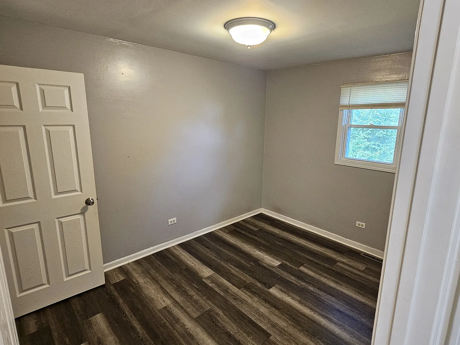 4 bed, 1440 sqft, $2,400 — Photo 4